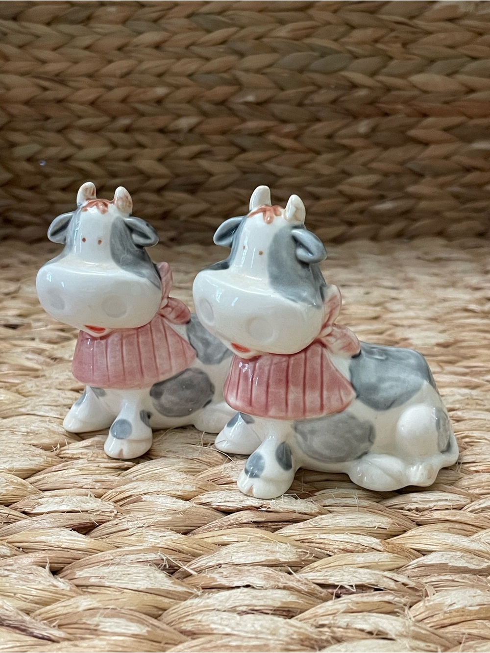Vintage 1985 Ceramic Cow Salt and Pepper Shakers / George Good by Fabrizio 3”